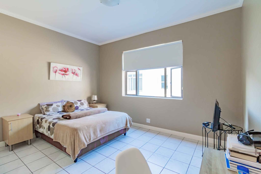 To Let 1 Bedroom Property for Rent in Sea Point Western Cape